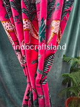 Pinker Baumwoll-Samtvorhang, Florale Samtvorhänge, Boho-Vorhang, Luxus-Vorhänge, Geschenk zur Wohnungserwärmung, farbenfrohes Dekor, 2er-Set Dschungeldruck